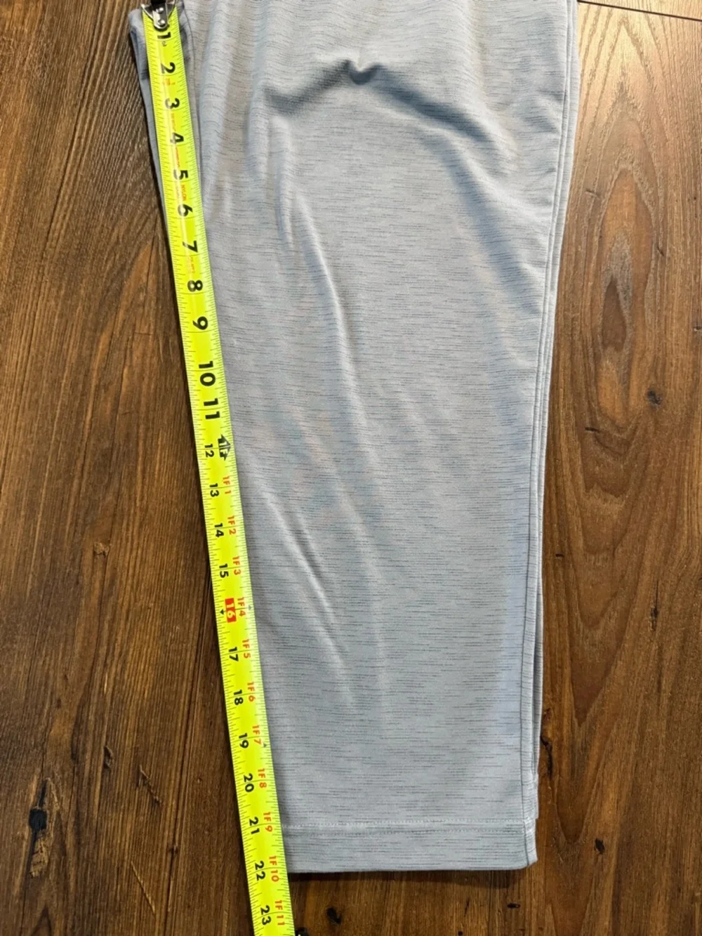 Mondetta Soft Stretch Performance Luxury Capri Jogger in Grey Size Medium